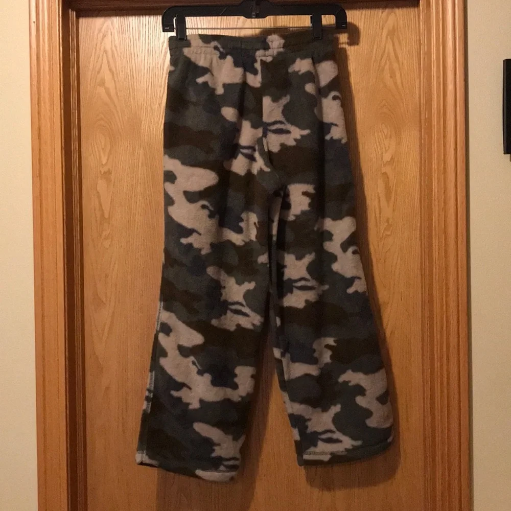 New Children’s Place fleece camouflage pants 7 - 8 green tan brown sweats lounge